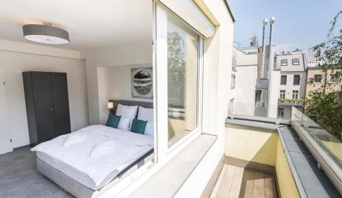 Studio Apartment with Balcony