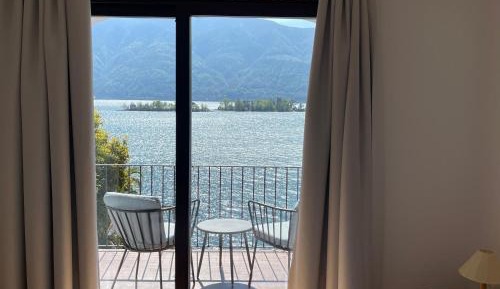 Economy Double Room with Lake View