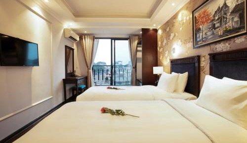 Deluxe Twin Room with Balcony