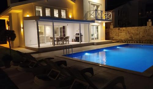 Deluxe Villa
