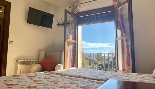 Superior Double or Twin Room with Mountain View