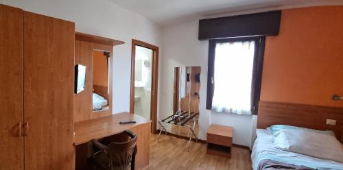 Single Room with Bathroom