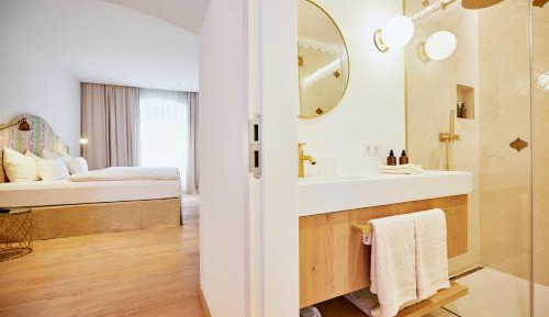 Superior King Suite