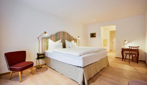 Urban King Room