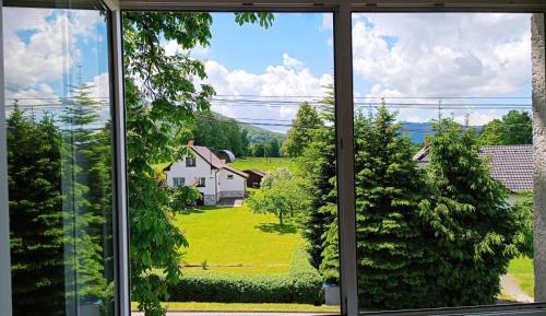 Two-Bedroom Apartment with Mountain View