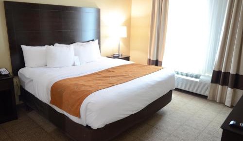 King Suite with Sofa Bed - Disability Access/Non-Smoking