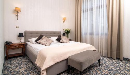 Superior King Suite