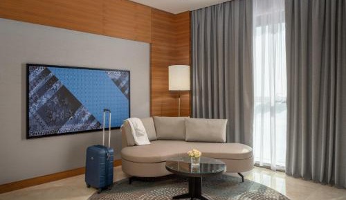 Spacious One Bedroom Suite with Lounge Access “Access to exclusive services and benefits in the Lobby Lounge”
