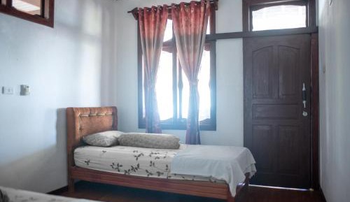Twin Room with Private Bathroom