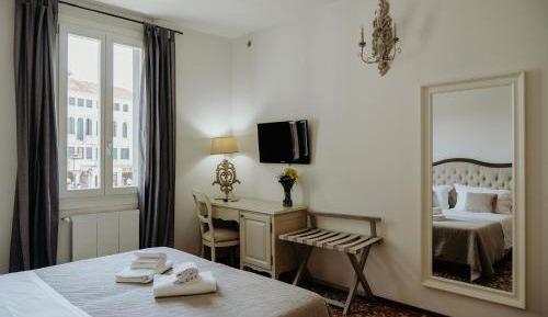 Deluxe Family Suite