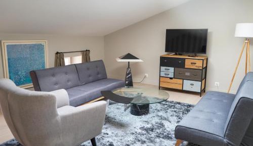 Deluxe Family Room