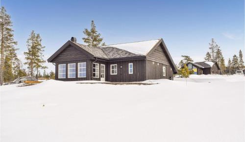 Three-Bedroom Holiday Home 