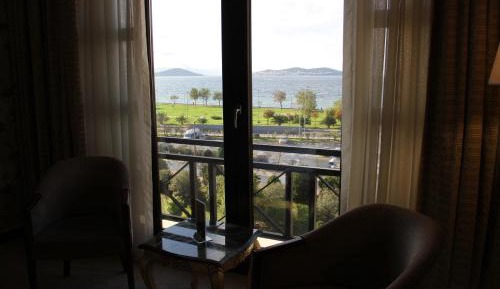 Deluxe Room with Sea View