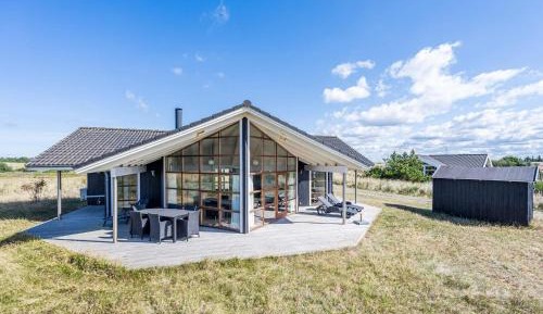 Three-Bedroom Holiday Home 