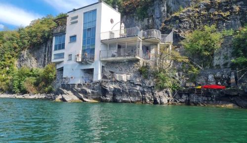 Apartment with Lake View