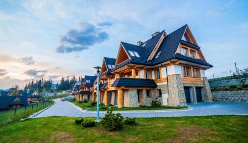 Apartment with Mountain View