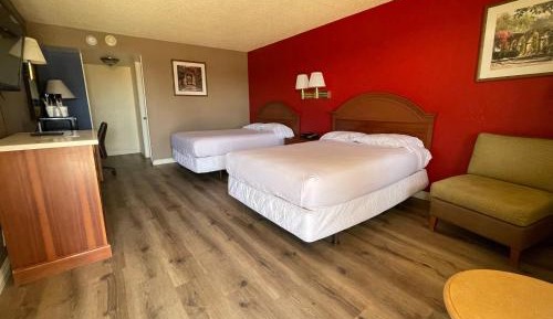 Queen Room with Two Queen Beds - Non-Smoking
