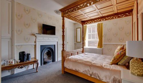 Deluxe King Room