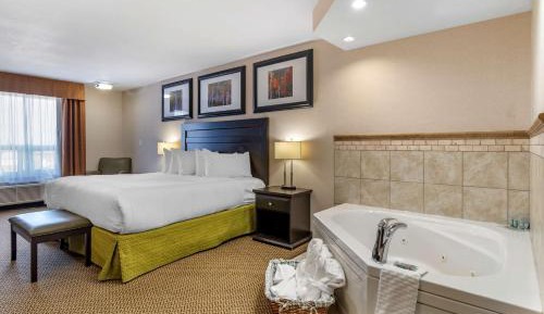 King Suite with Spa Bath and Fireplace - Non-Smoking