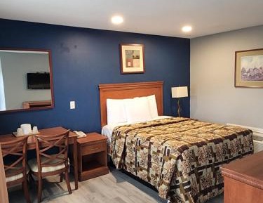 Standard Queen Room
