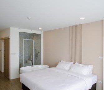 Deluxe Double Room with Bath