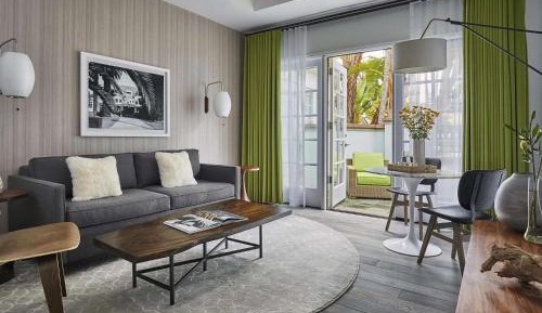 Bi-Level Bungalow King Suite