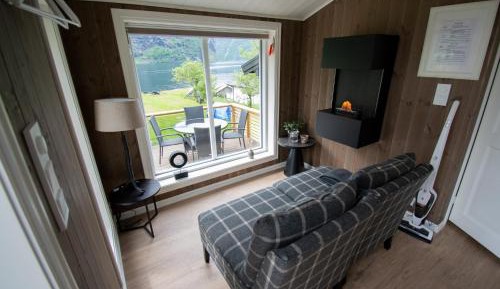Deluxe Two-Bedroom Cottage