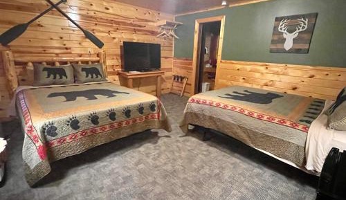 Deluxe Queen Suite