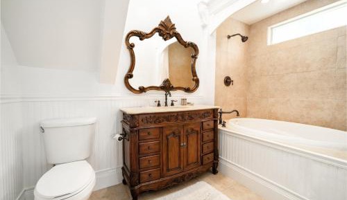 Queen Suite