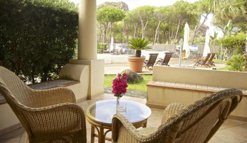 Superior Double or Twin Room with Pool Access