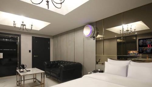 Large Double Room
