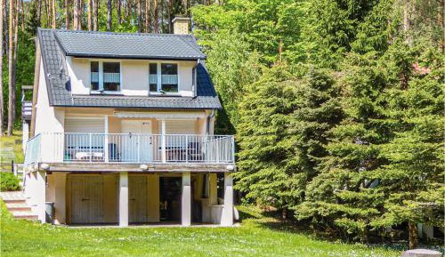 One-Bedroom Holiday Home