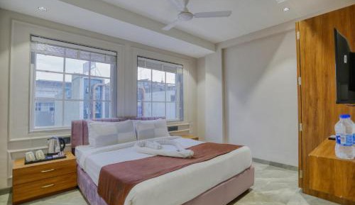 Deluxe King Room
