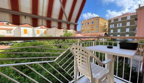 Apartment with Garden View
