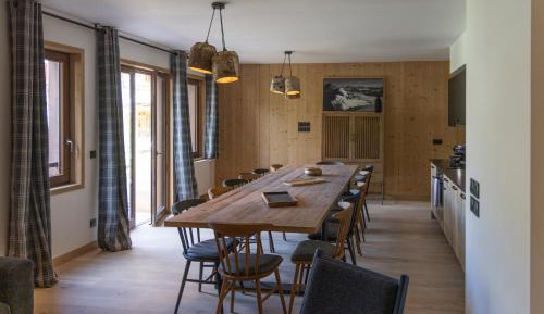 REFUGE  for 14 People
