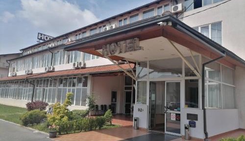 Double Room with Free Parking