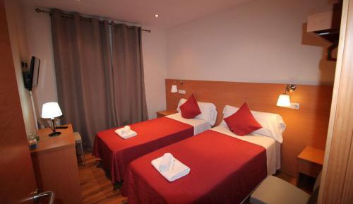 Double or Twin Room with Shared Bathroom