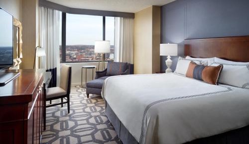 Deluxe Room - 1 King Bed