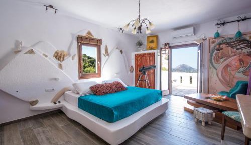 Deluxe Suite with Spa Bath
