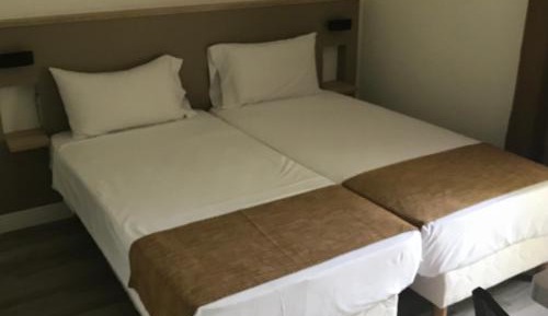 Studio Twin (2 Adults)