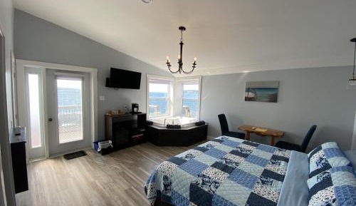 Deluxe King Suite