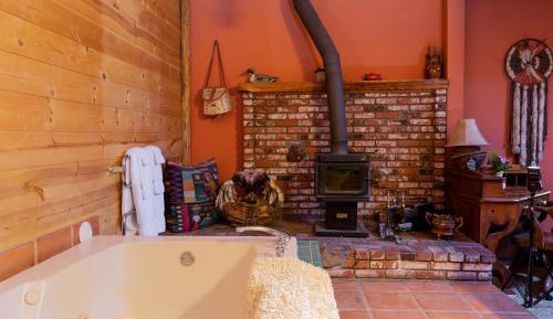 Queen Room with Spa Bath