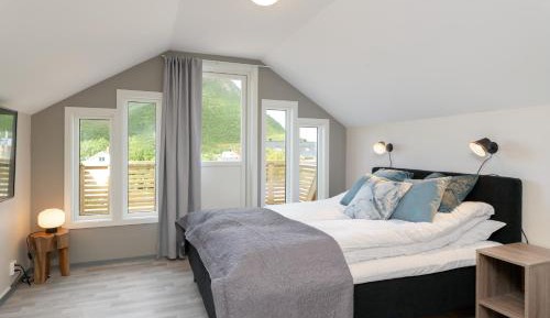 Double Room with Balcony and Sea View