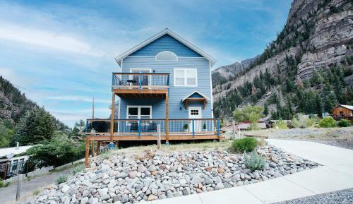 Three-Bedroom Holiday Home 