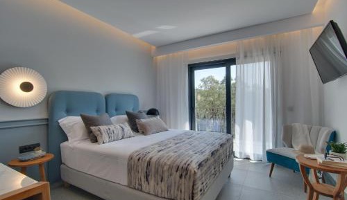 King Room with Pool View