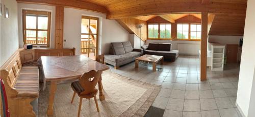 3 bedroom apartment with balcony