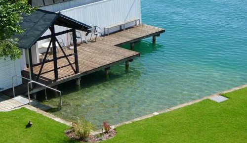 Apartment with Lake View