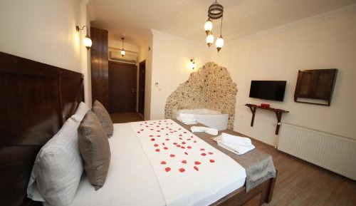King Room with Spa Bath
