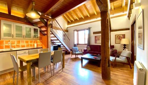 Deluxe Two-Bedroom Apartment