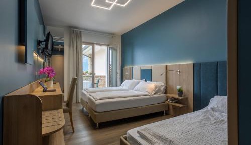 Superior Triple Room with Balcony and Lake View